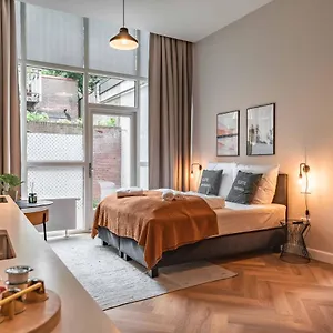Limehome Keizerstraat La Haya
