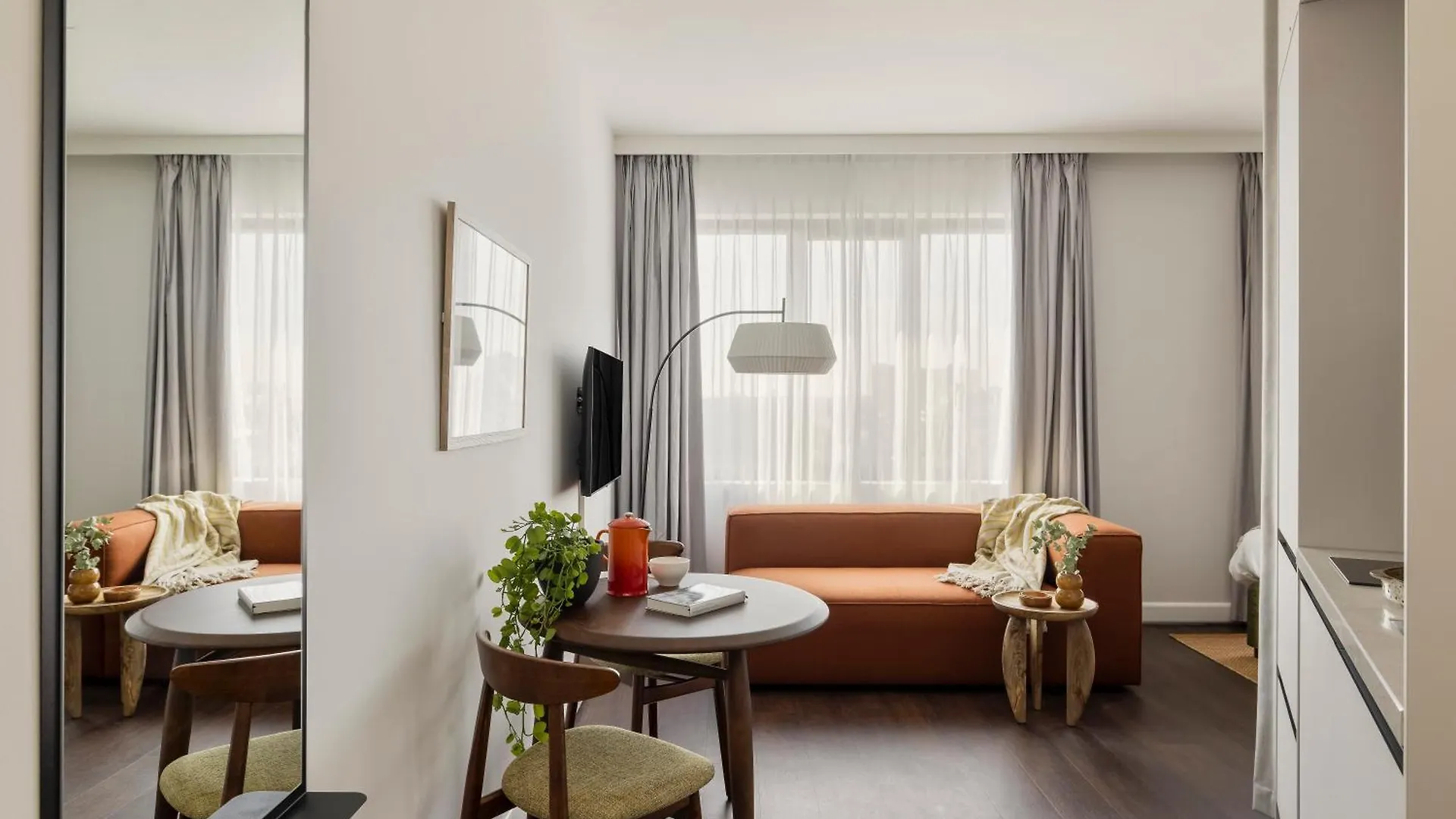 Novotel Suites Den Haag City Hotel