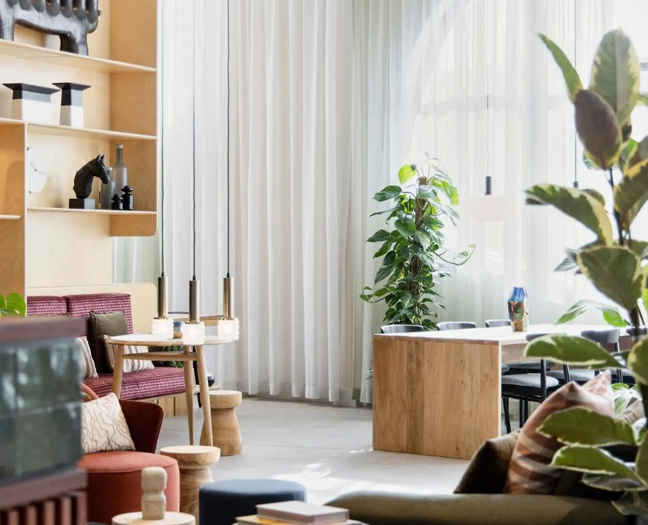 Novotel Suites Den Haag City 4*,
